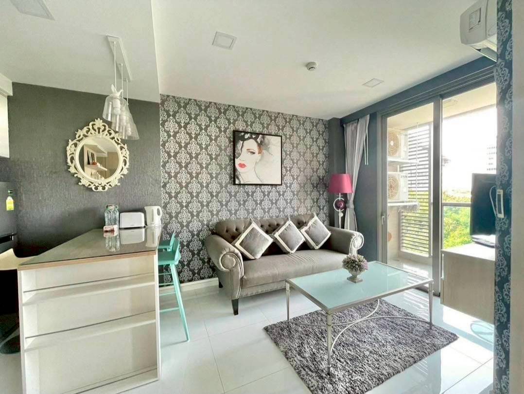 Stylish Renovated Residence The Cloud Pratumnak Hill thumbnail