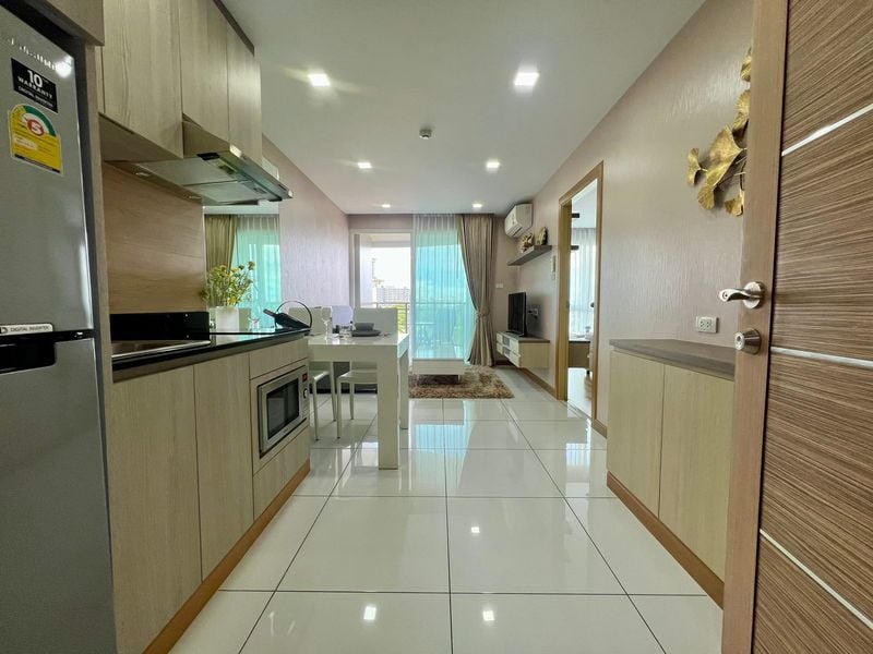 Yacht Lifestyle Condo - Whale Marina, Najomtien thumbnail