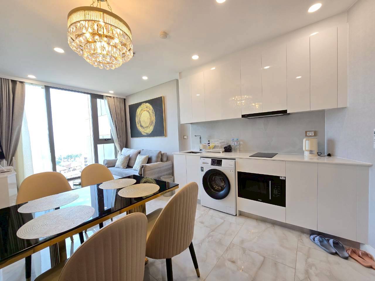 High-Rise Beachside Living - Copacabana Jomtien thumbnail