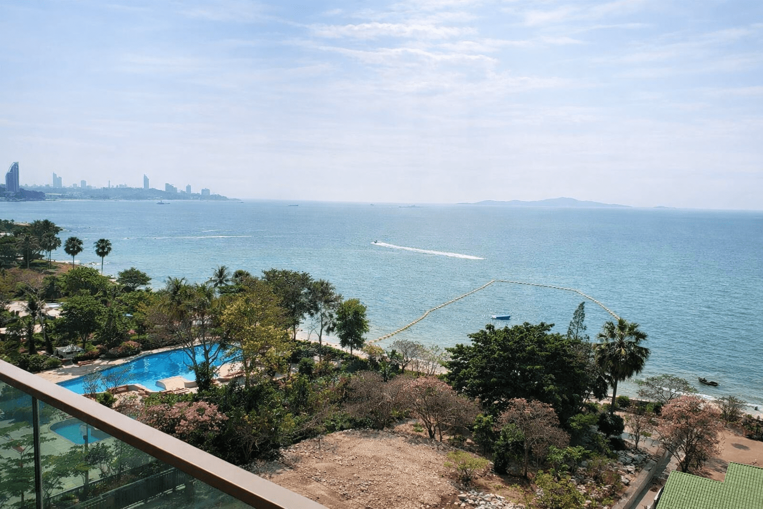 Exclusive Elevetor - Sea View 2-Bed Condo at Wongamat Tower thumbnail