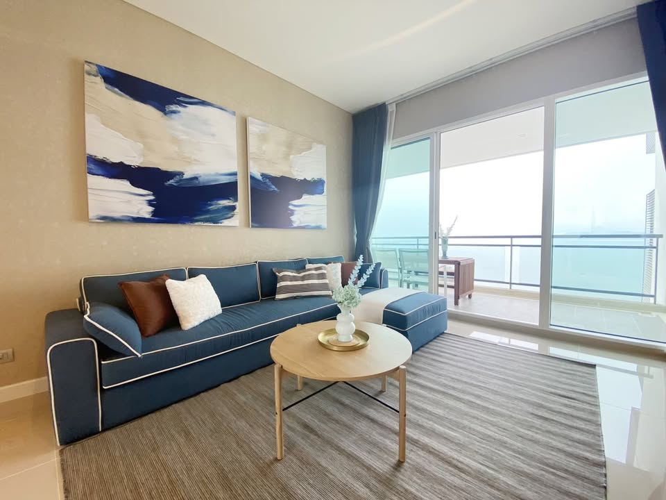 Jomtien Luxury Beachfront Living - Corner Unit at The Reflection Jomtien thumbnail