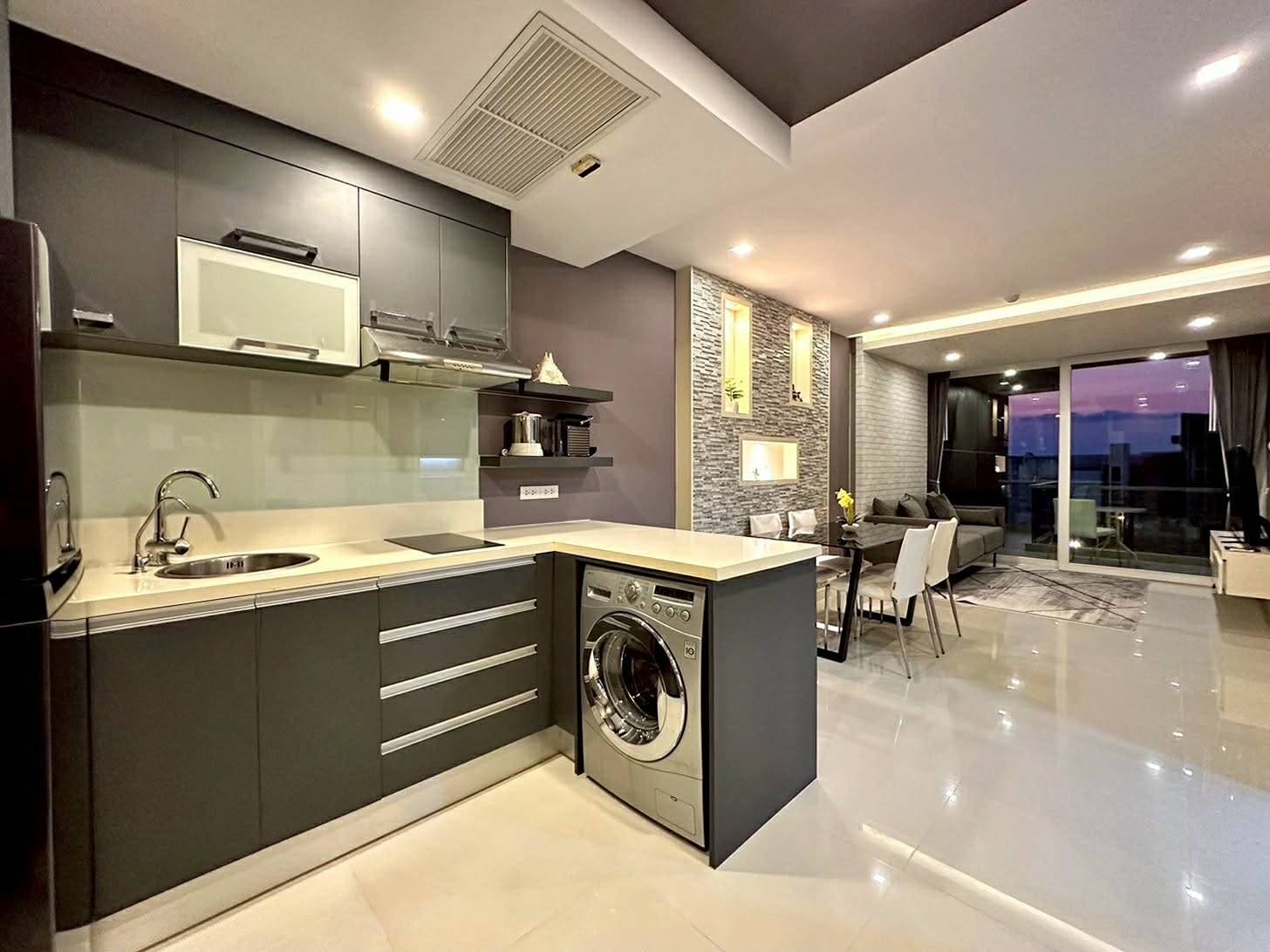 Urban Comfort - Well-Balanced 2-Bed Residence at Apus Condo thumbnail