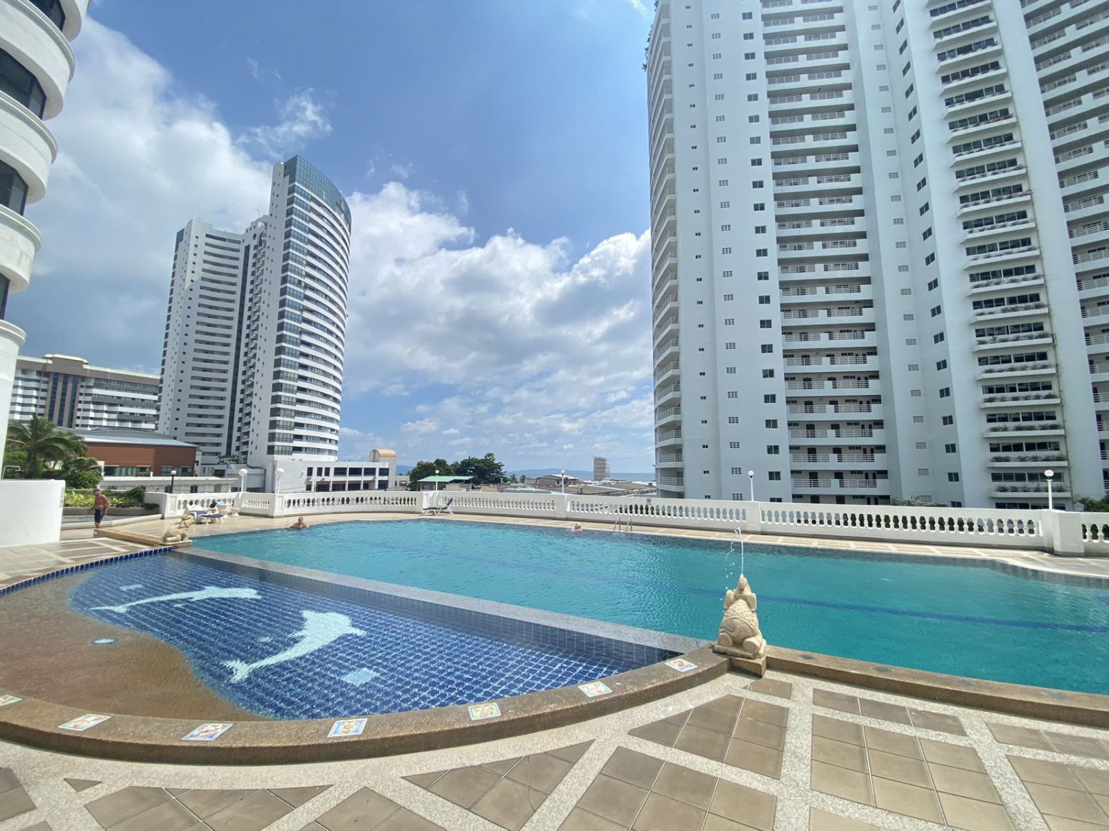 Jomtien Complex Condo for Sale