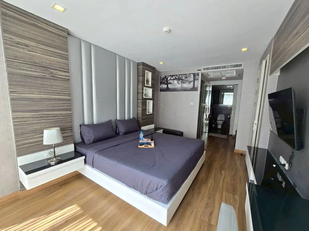 Spacious 1BR Apartment for Rent — Generous Living Space