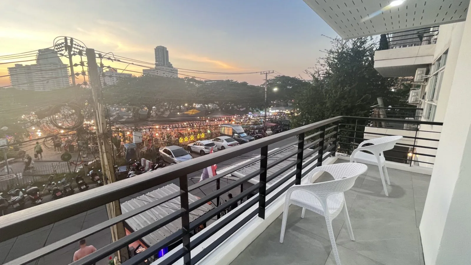 Spacious Coastal Residence-The Ocean Pearl Condominium